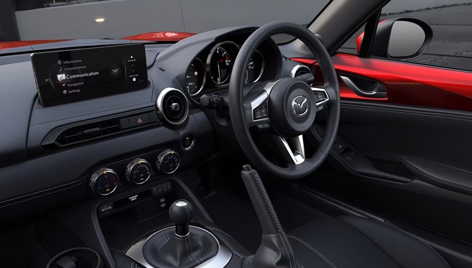 Mazda MX-5 RF - Interior